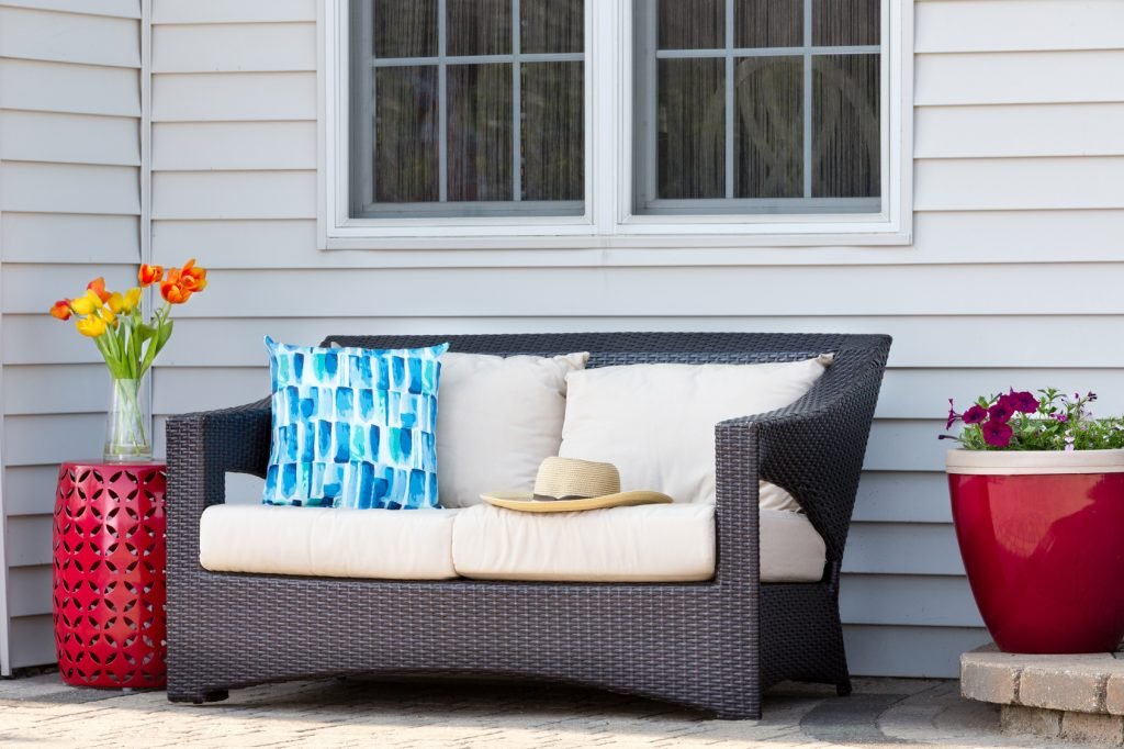 When Is the Best Time to Buy Patio Furniture?